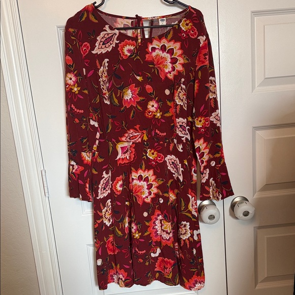 Old Navy Dresses & Skirts - Old Navy Red Floral Long Sleeve Dress Sz 12